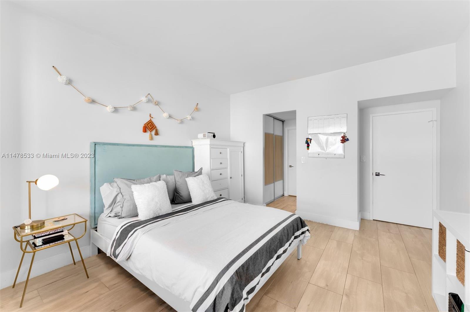 THE EMERALDBAY @ KEY COLO - Residential