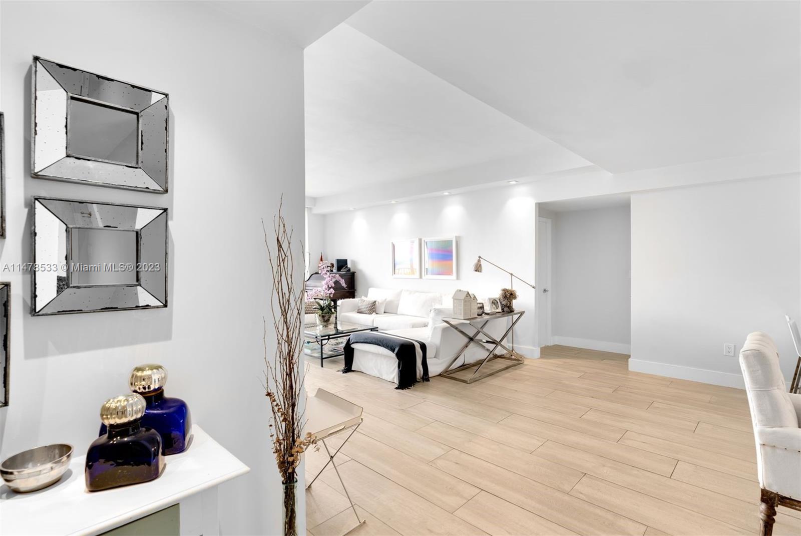 THE EMERALDBAY @ KEY COLO - Residential