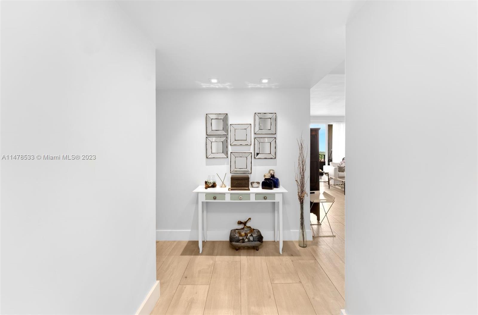 THE EMERALDBAY @ KEY COLO - Residential