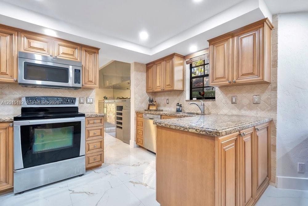 7838 La Mirada Dr