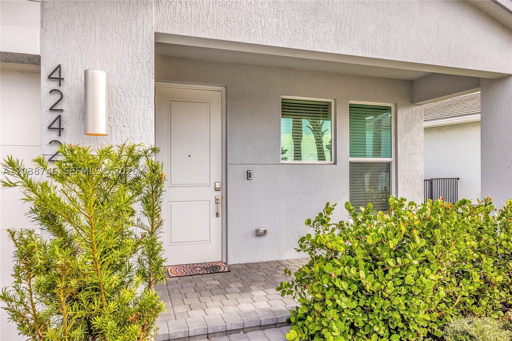 4242 Rosa Dr