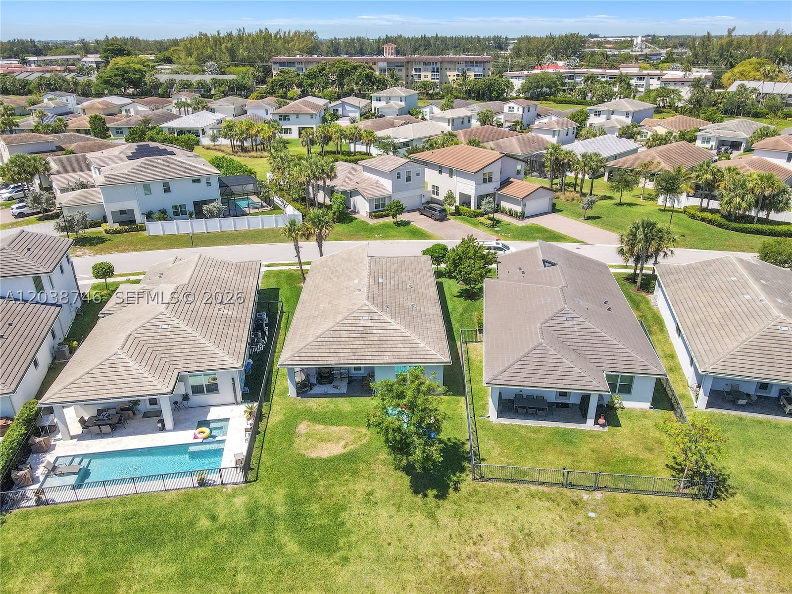 4242 Rosa Dr