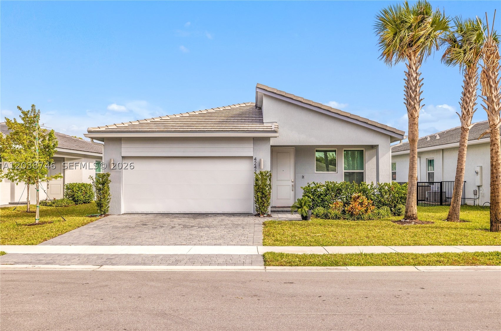 4242 Rosa Dr