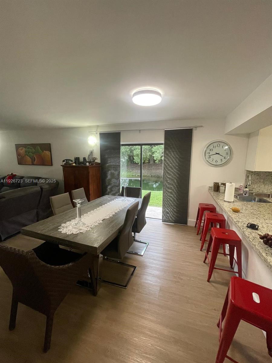 RACQUET CLUB APTS AT BONA - Residential