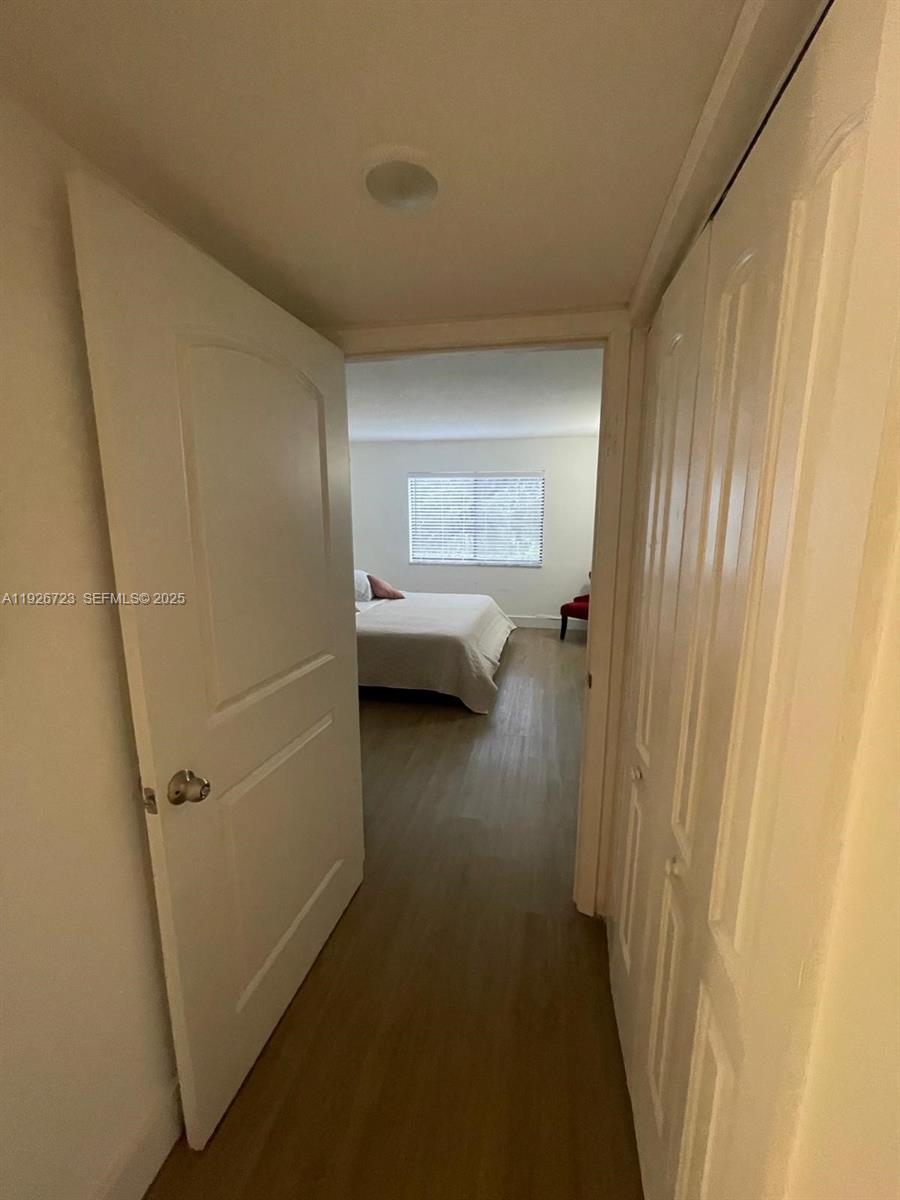 RACQUET CLUB APTS AT BONA - Residential