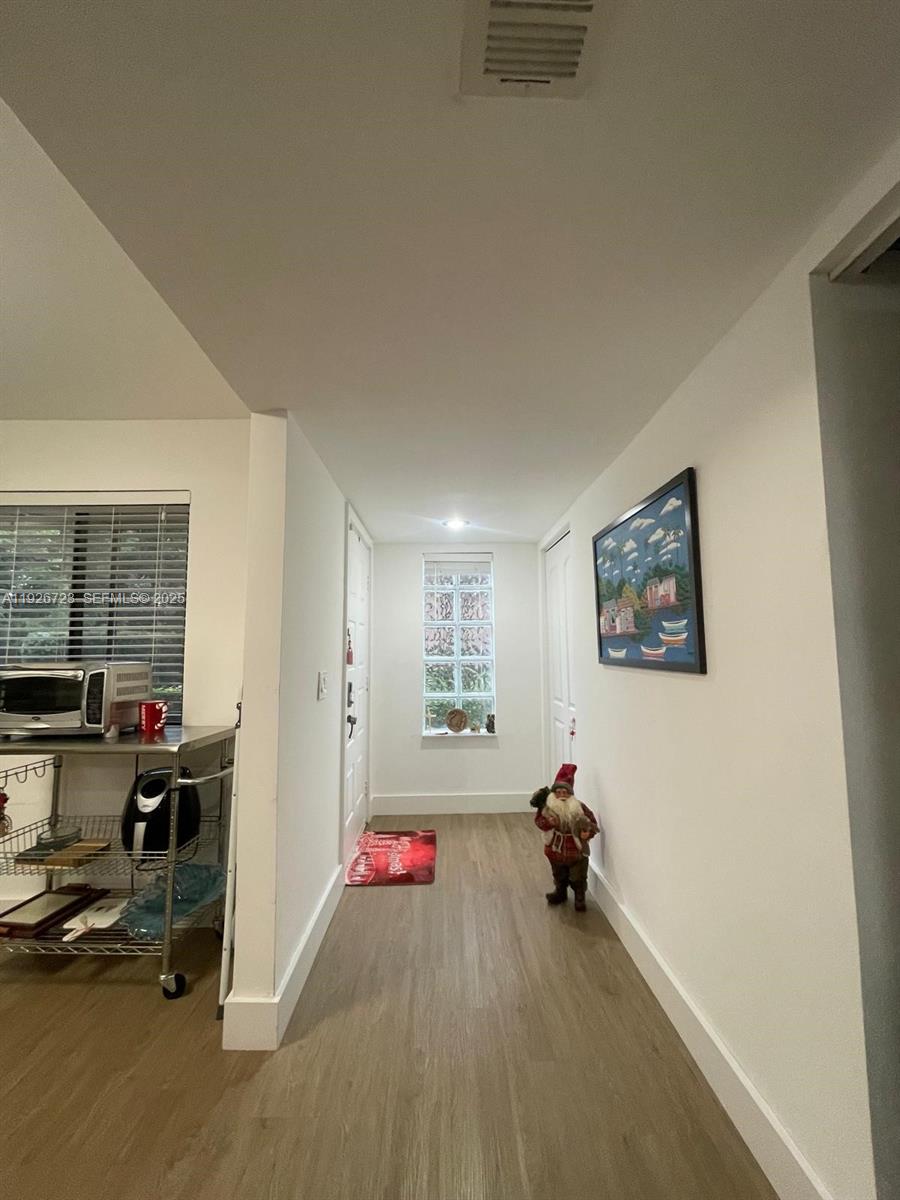 RACQUET CLUB APTS AT BONA - Residential