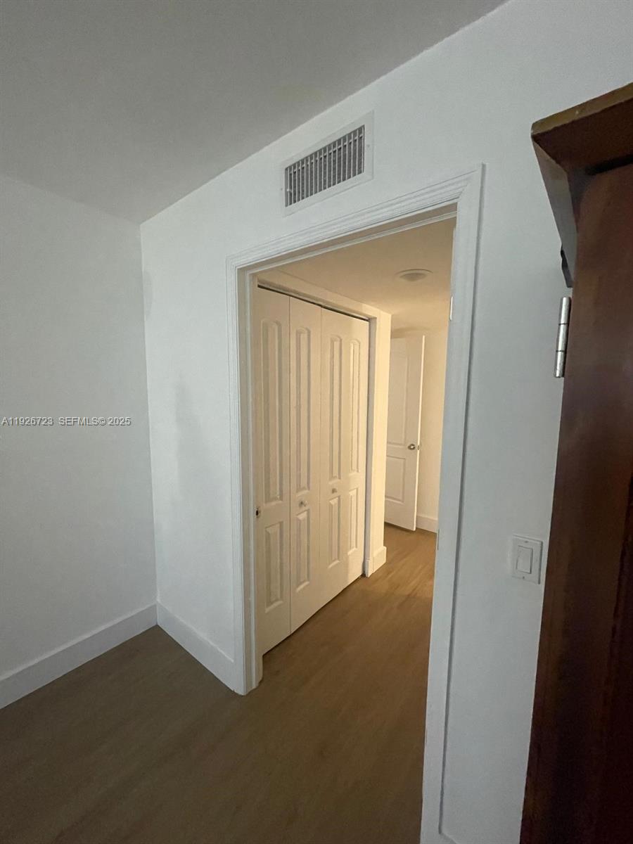 RACQUET CLUB APTS AT BONA - Residential