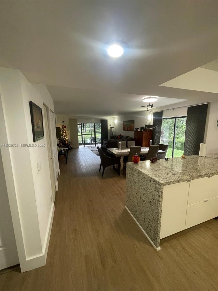 RACQUET CLUB APTS AT BONA - Residential