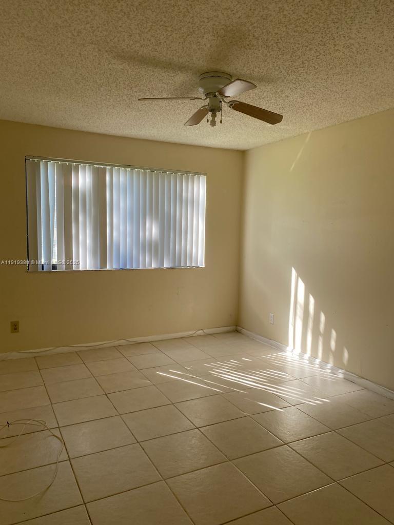 9244 W Atlantic Blvd 1213, Coral Springs, FL, 33071/$245,000 4 9244 W Atlantic Blvd 1213