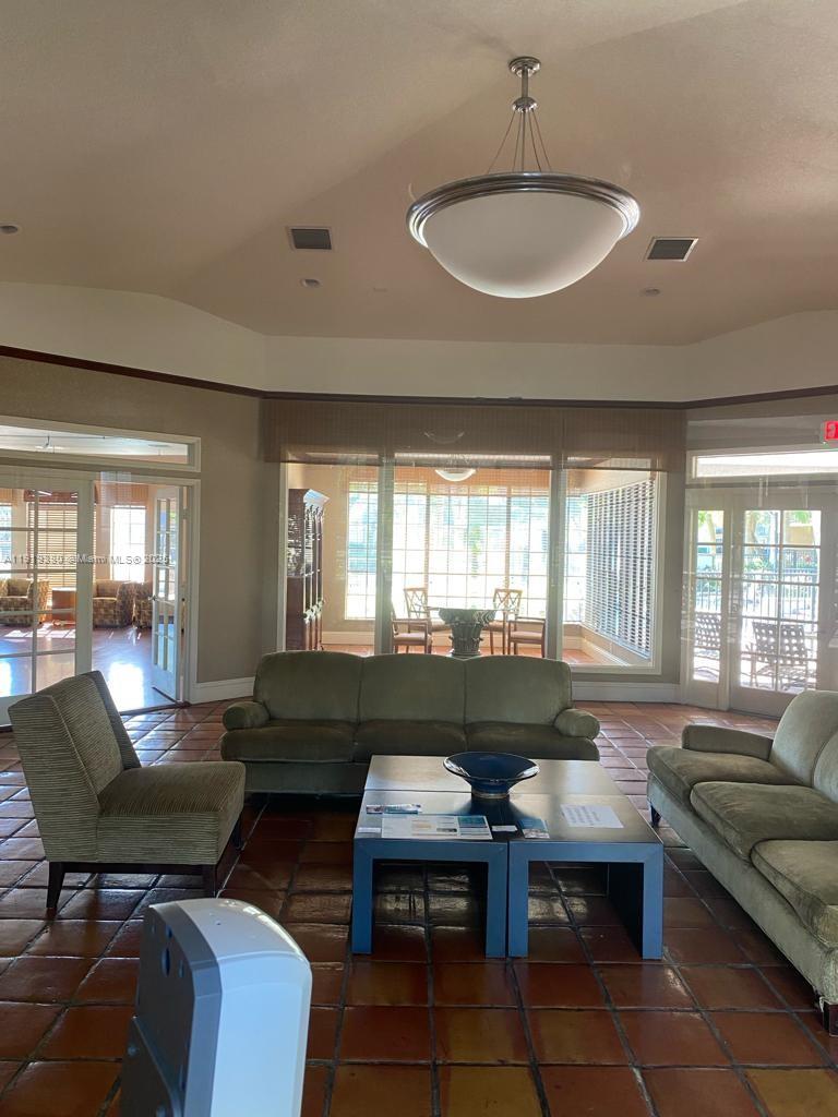 VISCONTI CONDO - Residential