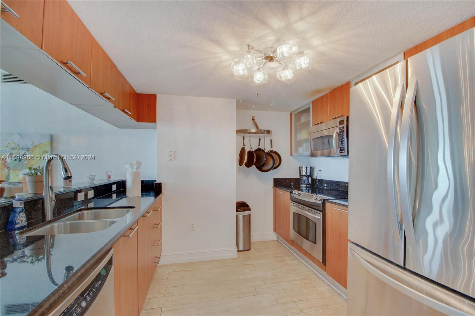 1800 CLUB CONDO - Residential