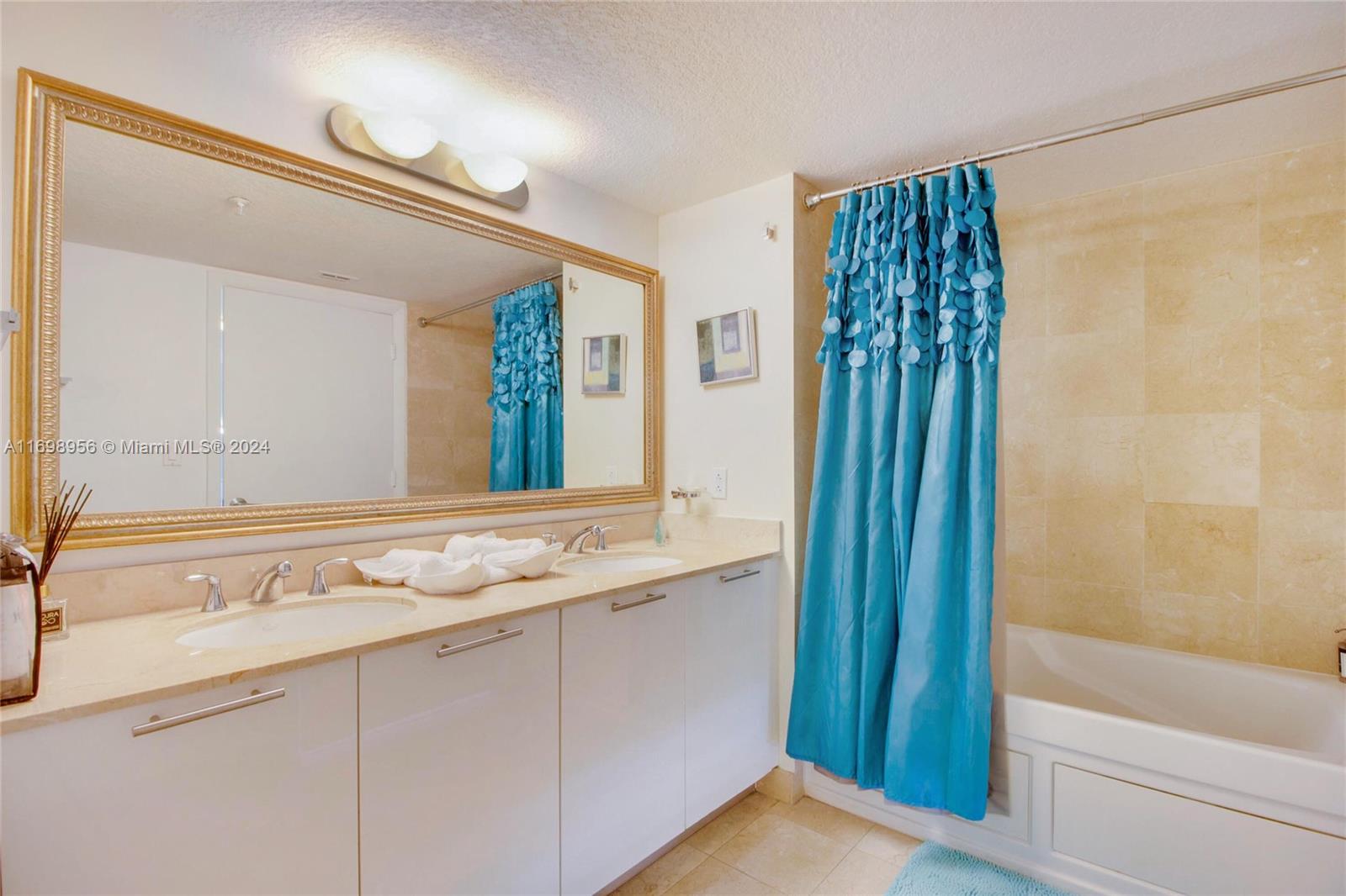 1800 CLUB CONDO - Residential