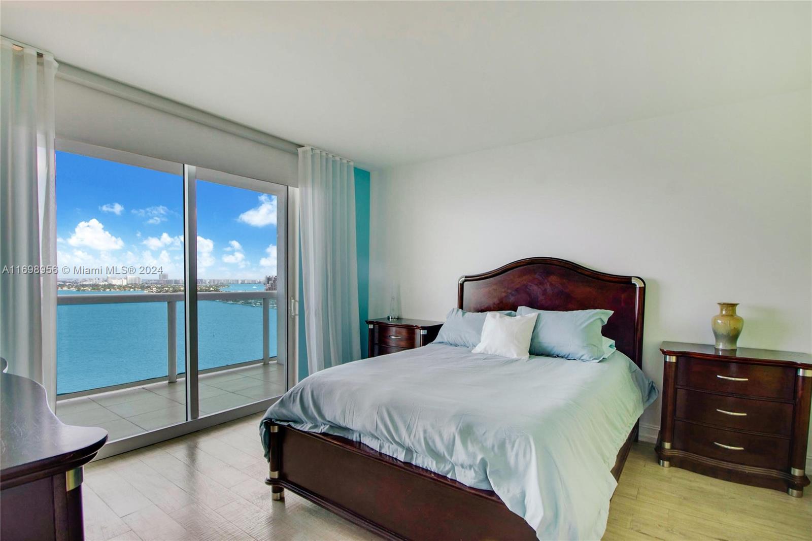 1800 CLUB CONDO - Residential