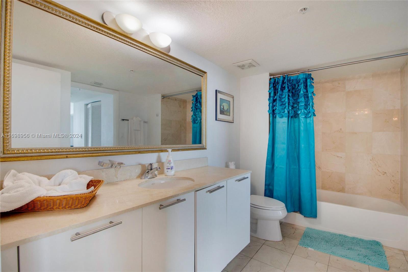 1800 CLUB CONDO - Residential