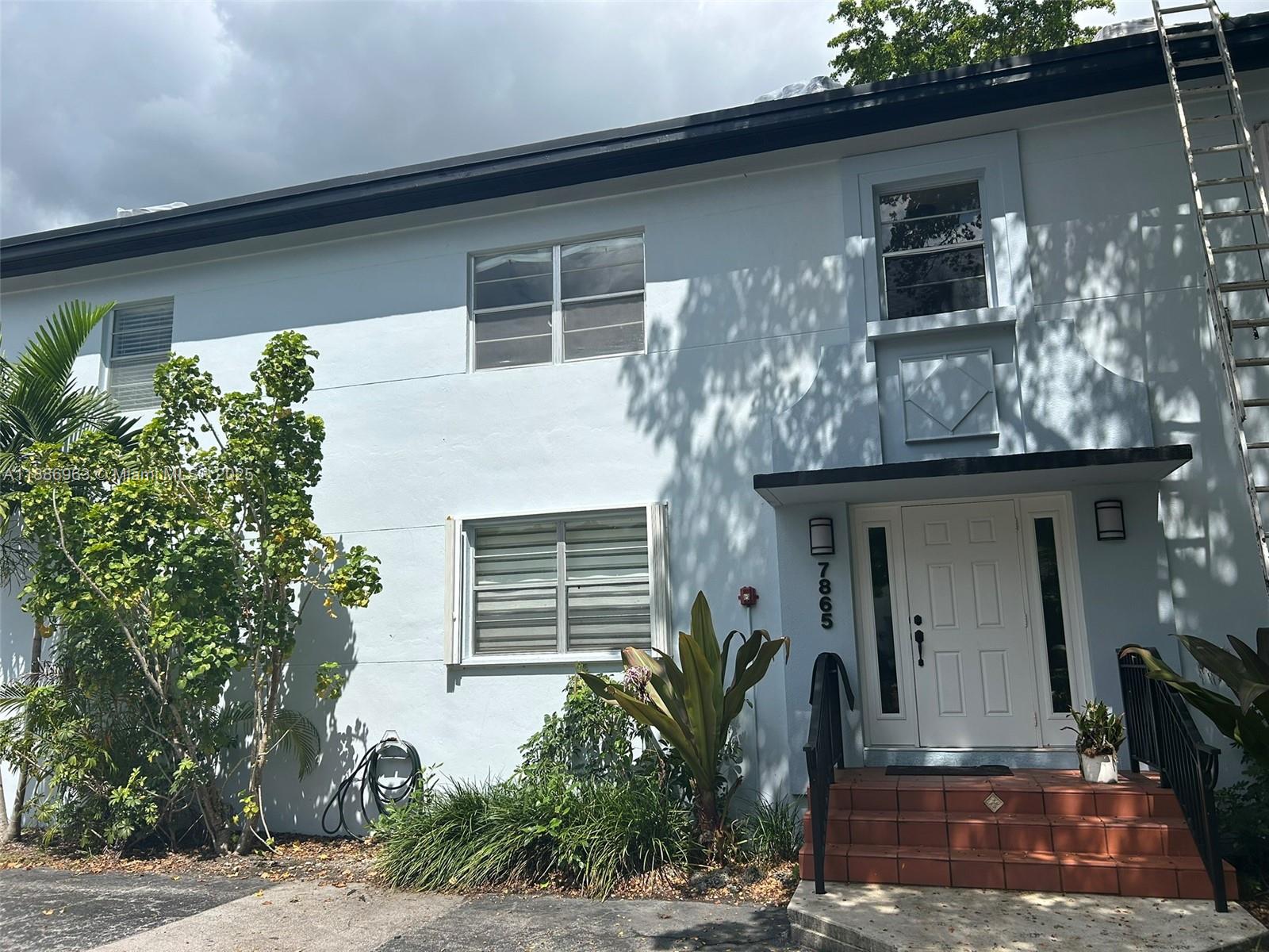 PATHWAYS CONDO - Residential Lease