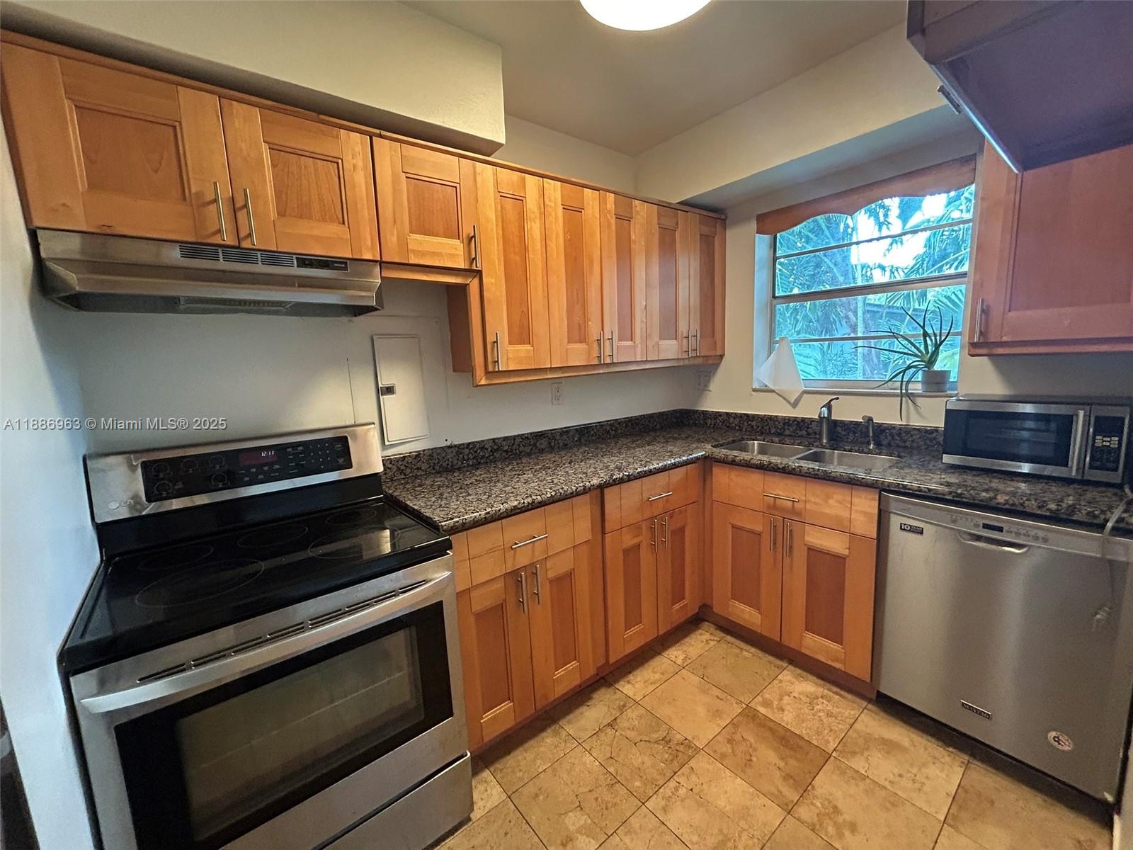 PATHWAYS CONDO - Residential Lease