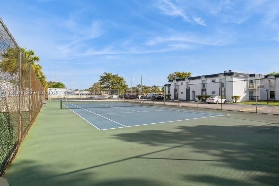 SUNSET PALMS WEST CONDO - Residential