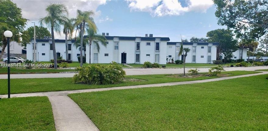 Excellent Investment Opportunity. This apartment is ideal for business use, located in a highly sought-after area with many amenities. It features 2 bedrooms, 2 bathrooms, and 2 assigned parking spaces. The property is currently rented for $2,100 per month, providing immediate rental income. Don’t miss out on this unique investment opportunity!