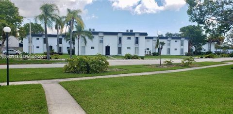 Photo of 7220 SW 94th Pl #G4, Miami, FL 33173 (MLS # A11926319)