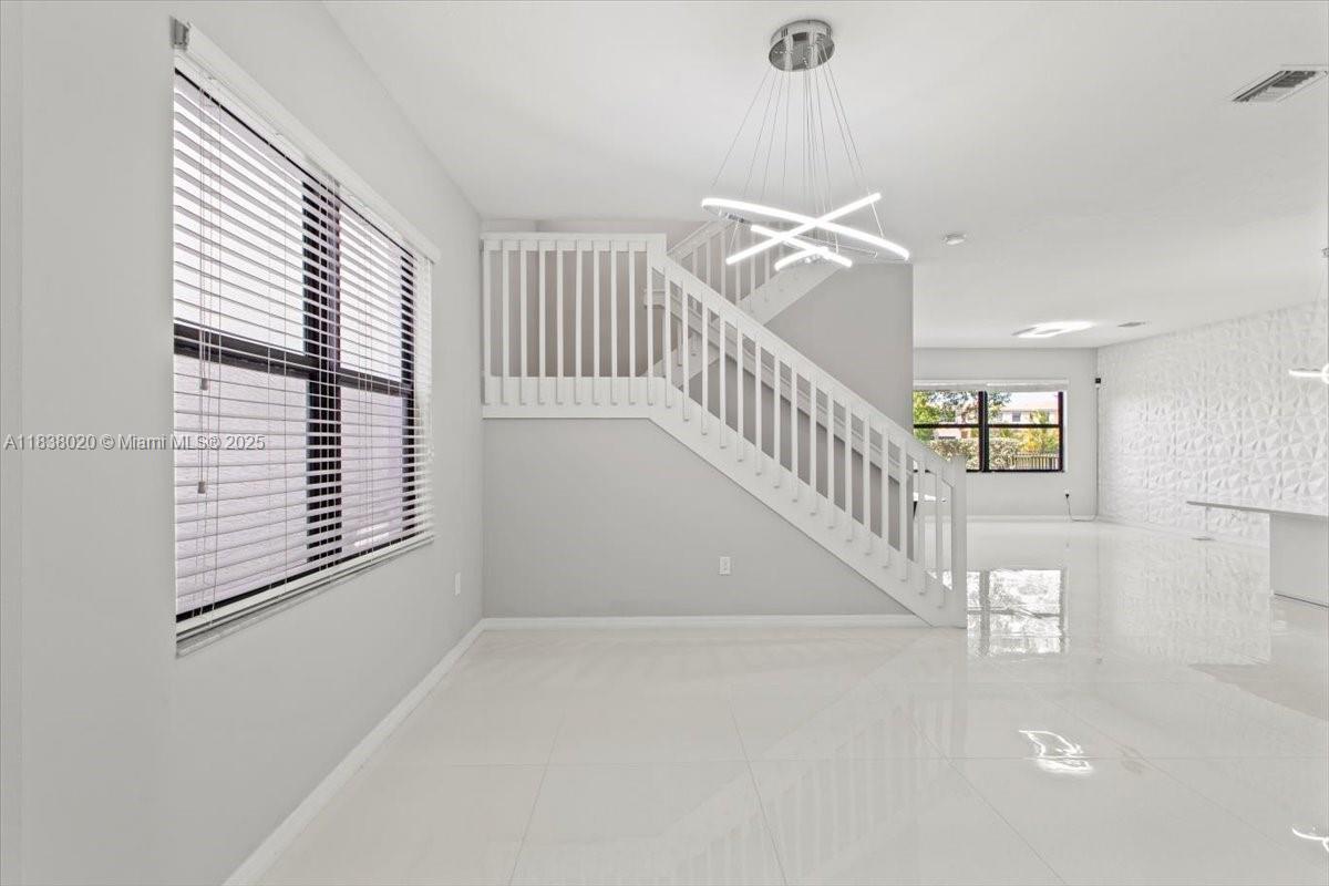 635 NE 191st Ter 635