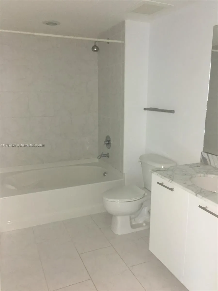Miami, Florida 33131, United States, 1 Bedroom Bedrooms, ,1 BathroomBathrooms,Residential,Active,80178