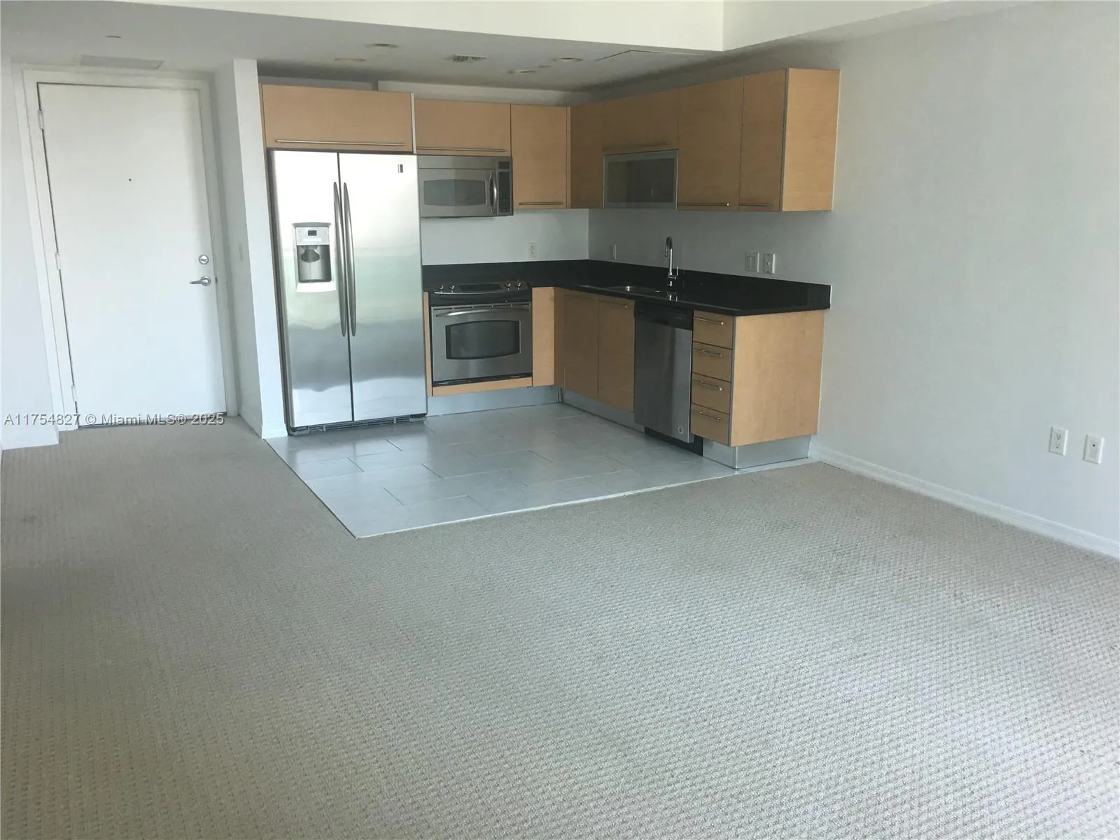 Miami, Florida 33131, United States, 1 Bedroom Bedrooms, ,1 BathroomBathrooms,Residential,Active,80178