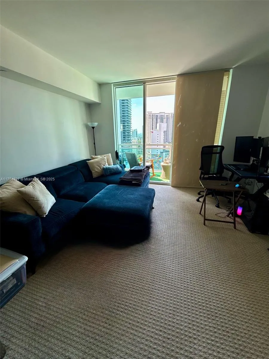 Miami, Florida 33131, United States, 1 Bedroom Bedrooms, ,1 BathroomBathrooms,Residential,Active,80178