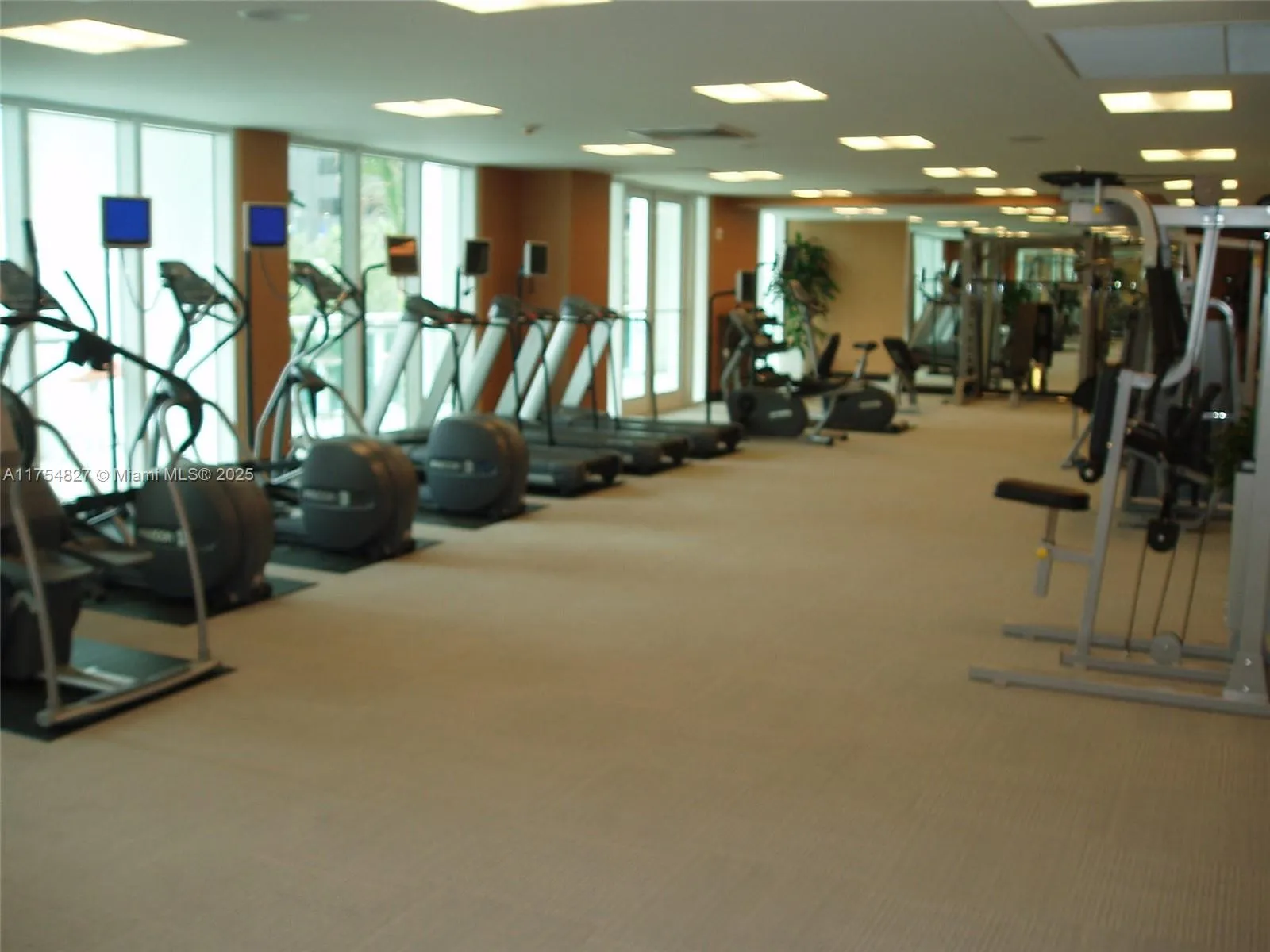 Miami, Florida 33131, United States, 1 Bedroom Bedrooms, ,1 BathroomBathrooms,Residential,Active,80178