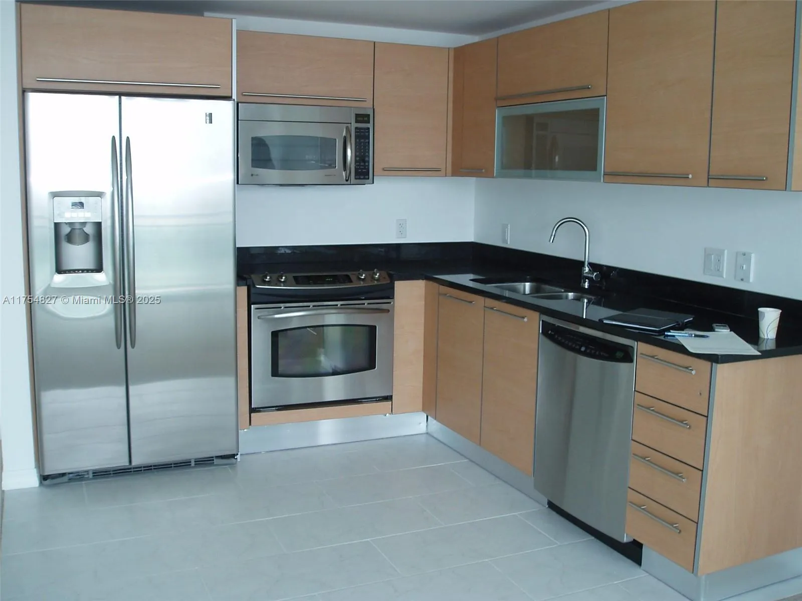 Miami, Florida 33131, United States, 1 Bedroom Bedrooms, ,1 BathroomBathrooms,Residential,Active,80178