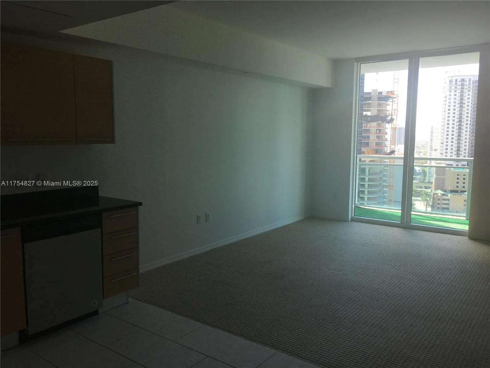Miami, Florida 33131, United States, 1 Bedroom Bedrooms, ,1 BathroomBathrooms,Residential,Active,80178