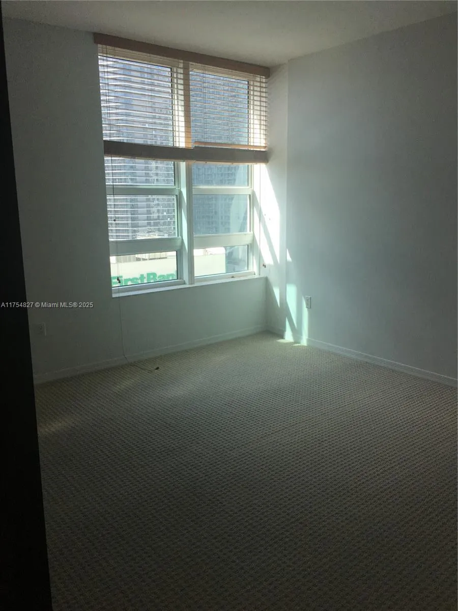Miami, Florida 33131, United States, 1 Bedroom Bedrooms, ,1 BathroomBathrooms,Residential,Active,80178