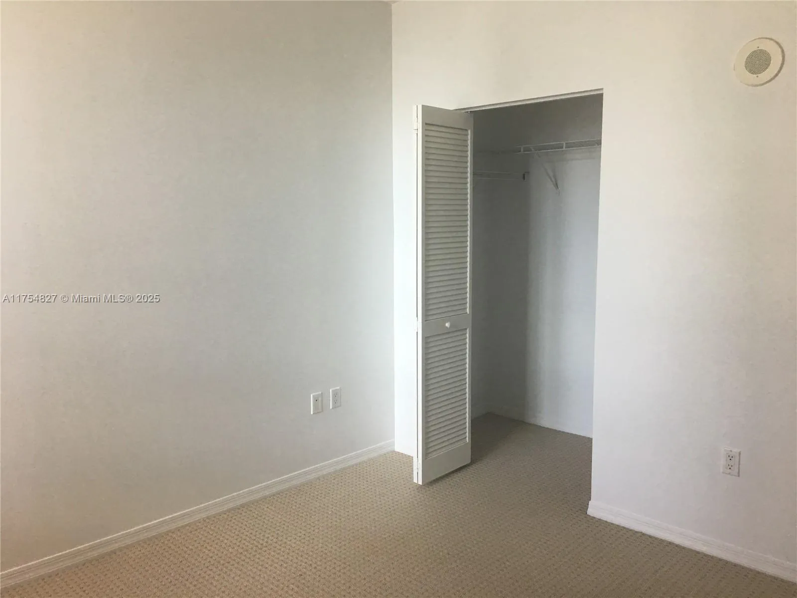 Miami, Florida 33131, United States, 1 Bedroom Bedrooms, ,1 BathroomBathrooms,Residential,Active,80178