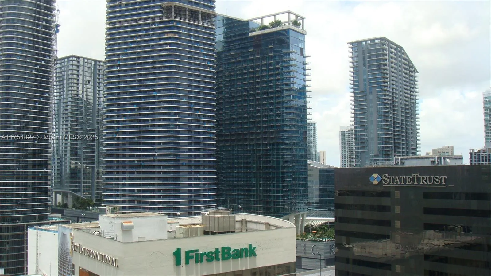 Miami, Florida 33131, United States, 1 Bedroom Bedrooms, ,1 BathroomBathrooms,Residential,Active,80178