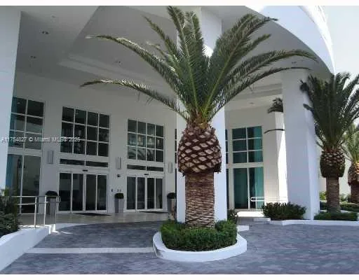 Miami, Florida 33131, United States, 1 Bedroom Bedrooms, ,1 BathroomBathrooms,Residential,Active,80178