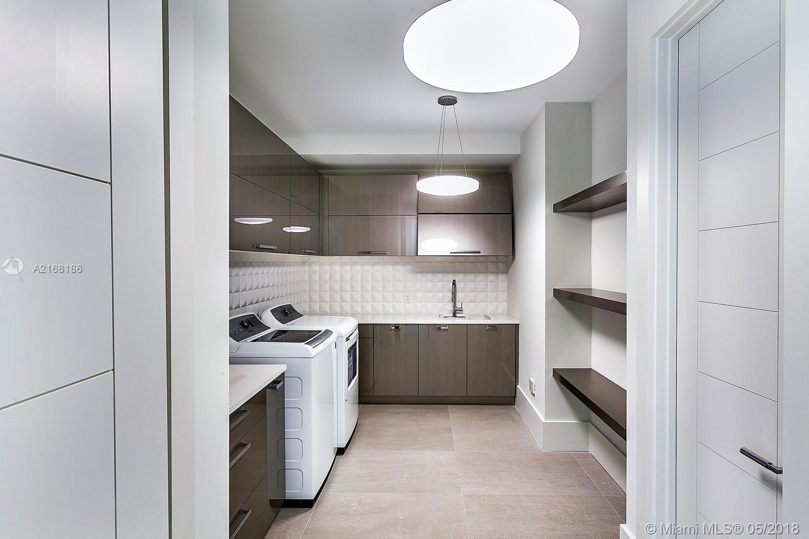 HELMS COUNTRY ESTS ADDN - Residential