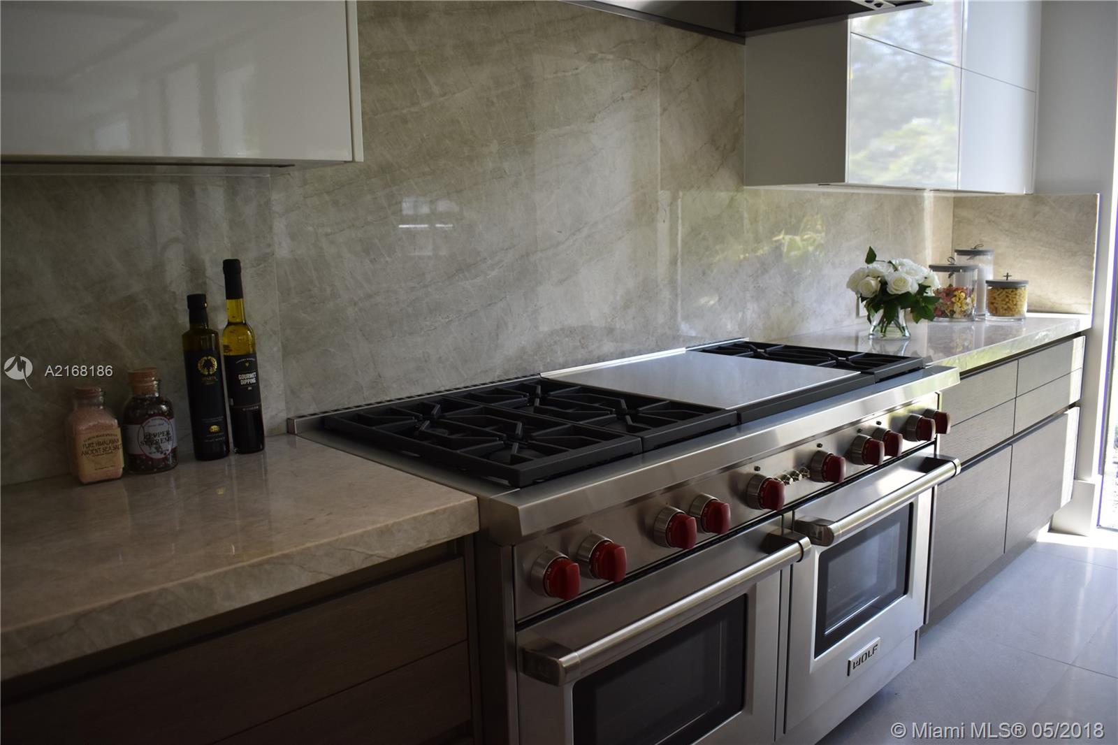 HELMS COUNTRY ESTS ADDN - Residential