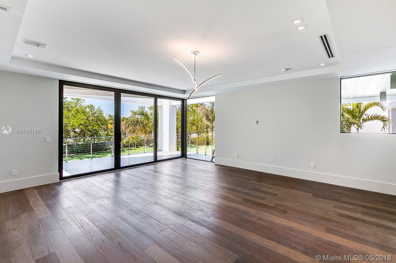 HELMS COUNTRY ESTS ADDN - Residential