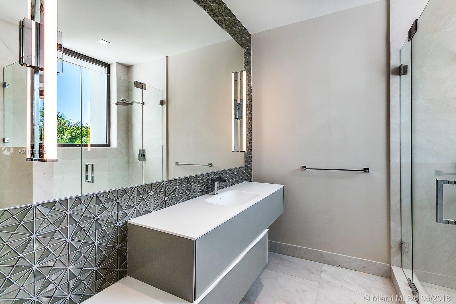 HELMS COUNTRY ESTS ADDN - Residential