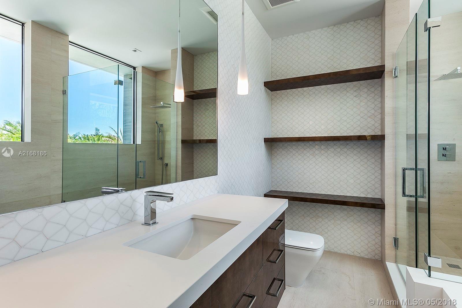 HELMS COUNTRY ESTS ADDN - Residential