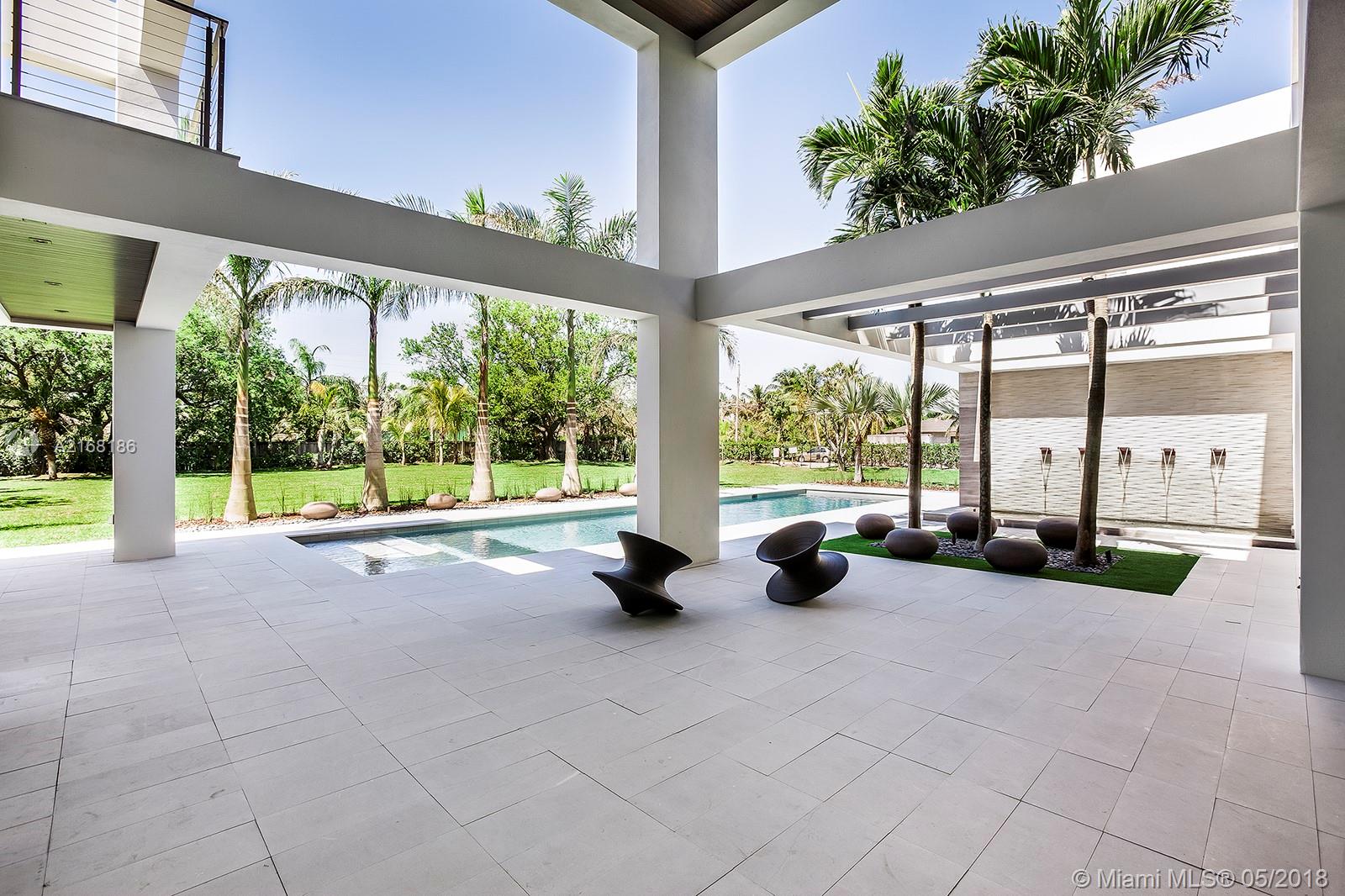 HELMS COUNTRY ESTS ADDN - Residential