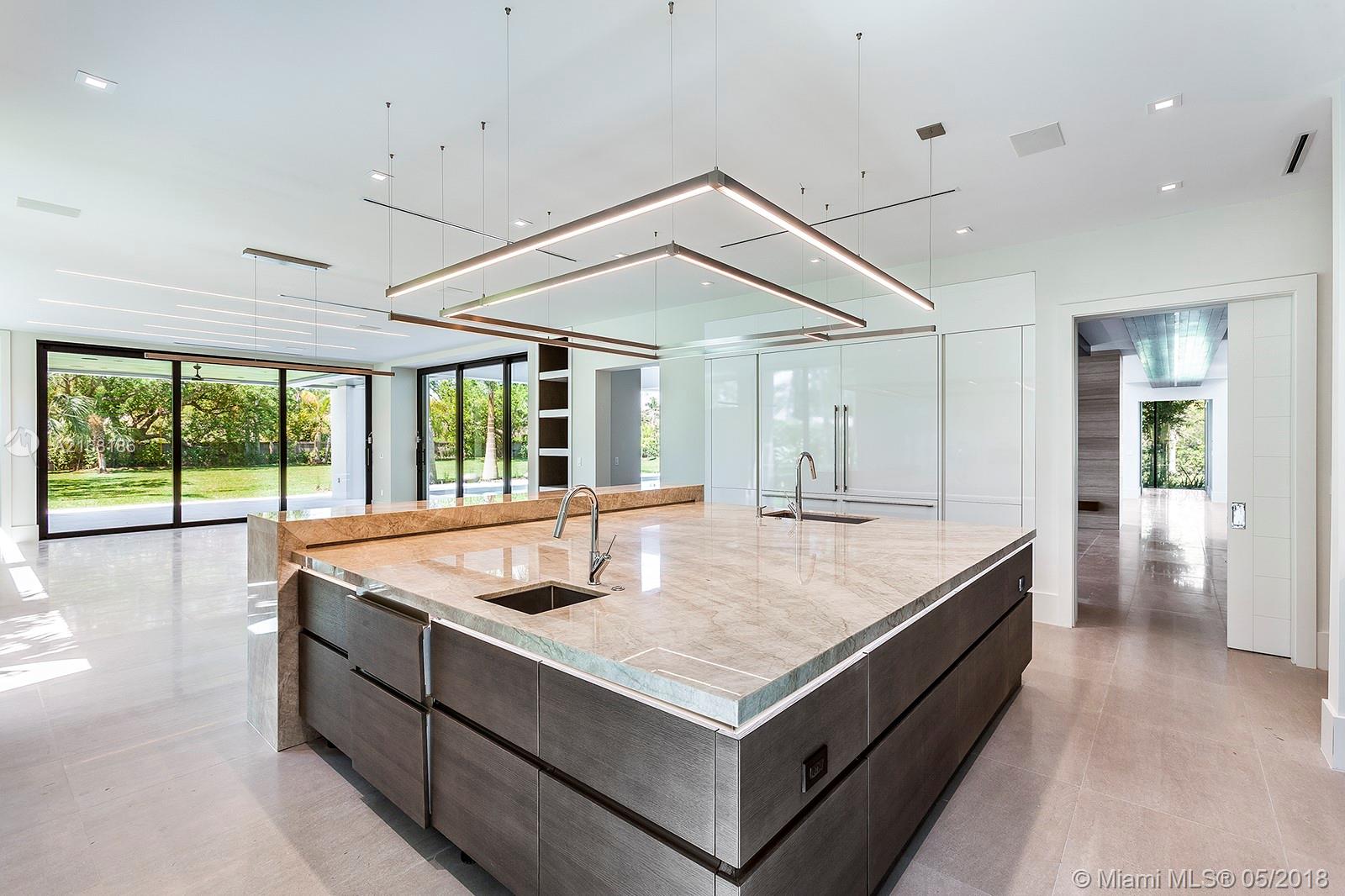 HELMS COUNTRY ESTS ADDN - Residential