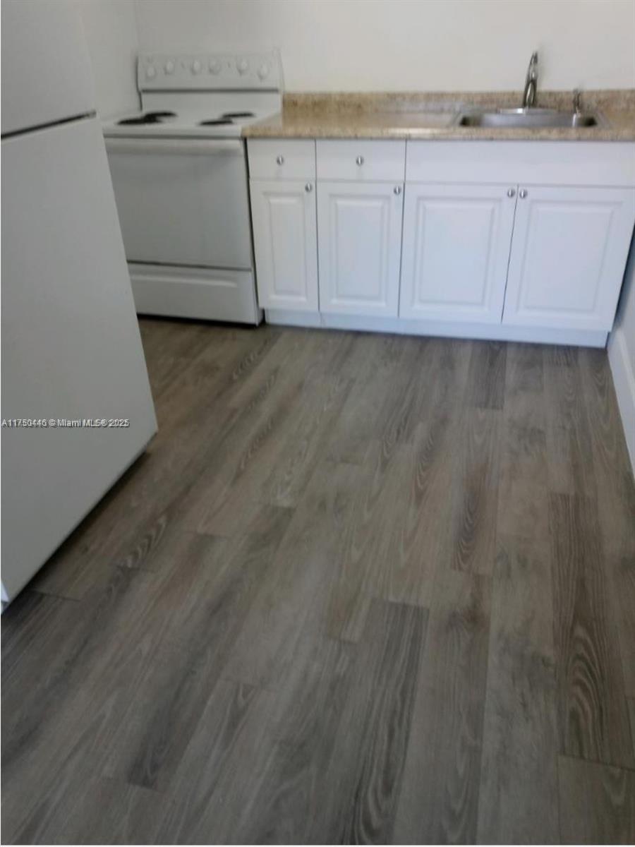 VICTORIA MANOR - Residential Income