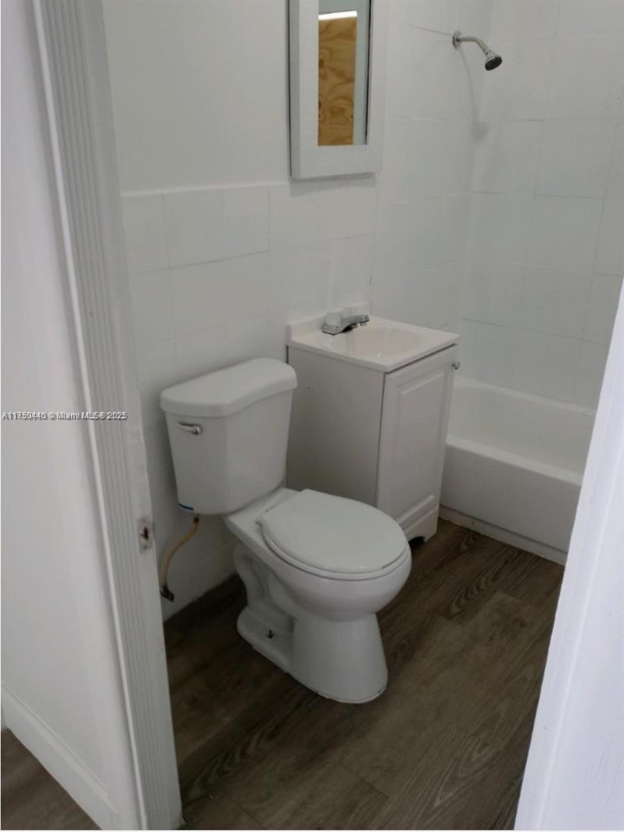 VICTORIA MANOR - Residential Income