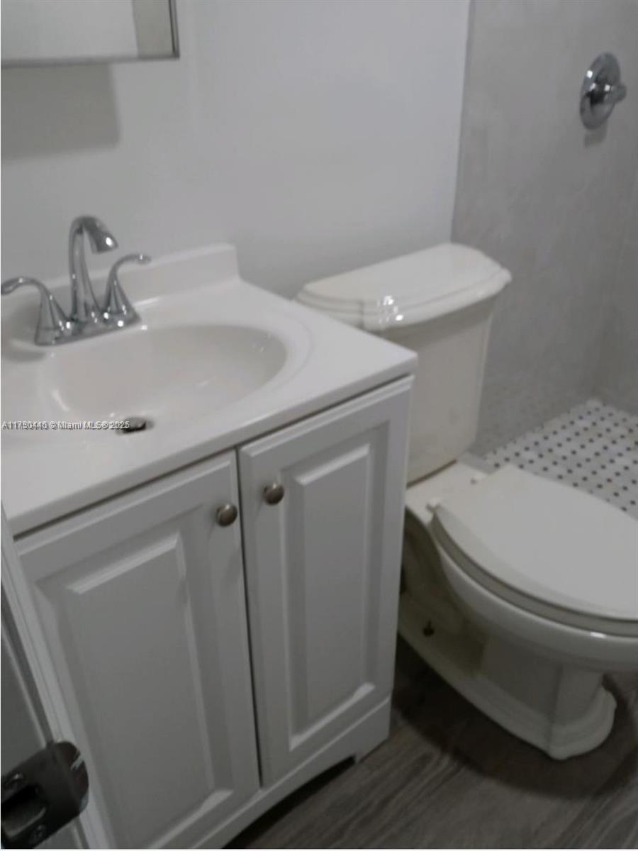 VICTORIA MANOR - Residential Income