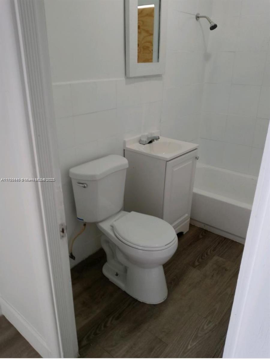 VICTORIA MANOR - Residential Income