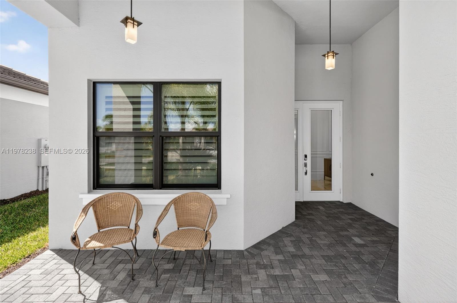 12598 SW Alongshore Dr