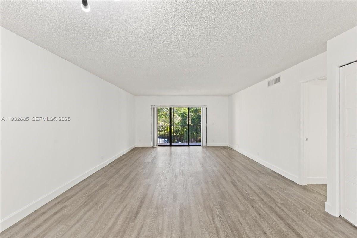 RACQUET CLUB APTS AT BONA - Residential Lease