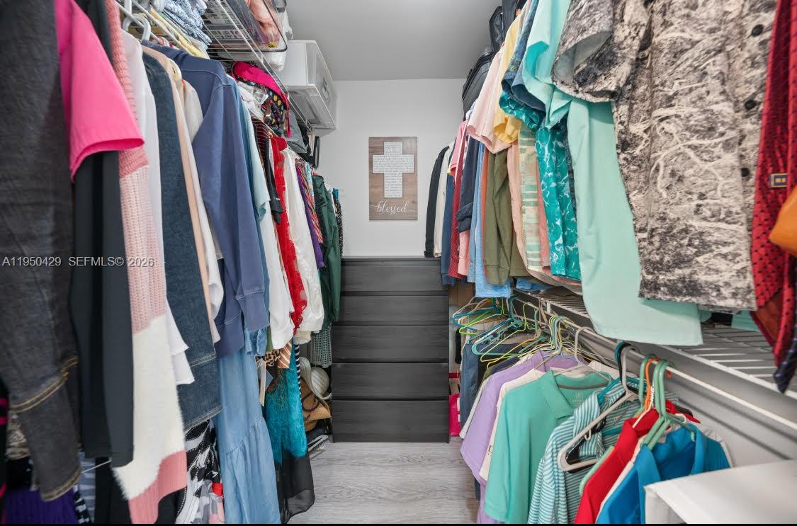 WELLEBY TOWNHOME 1 CONDO - Residential