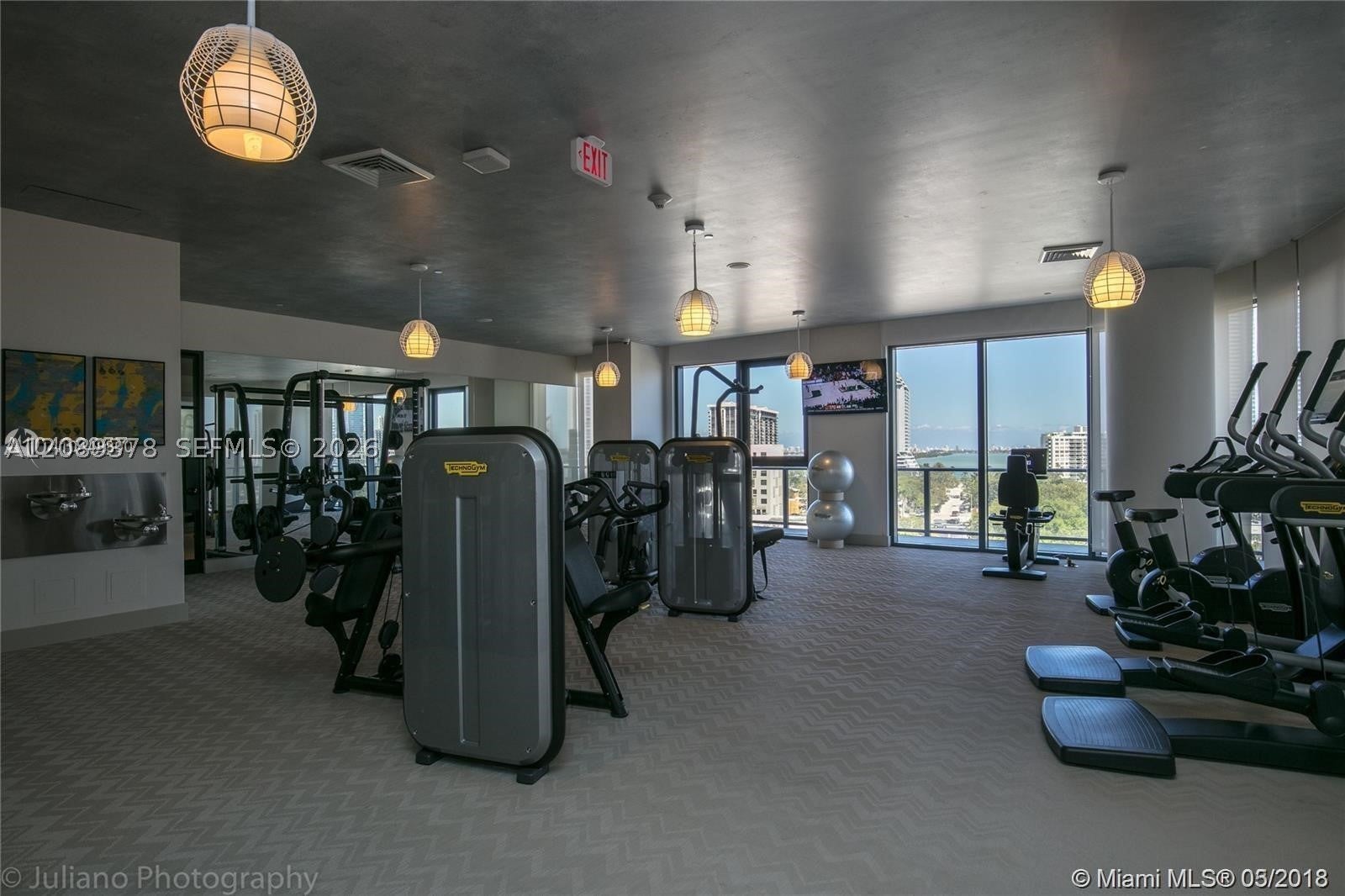 121 NE 34th St 2202