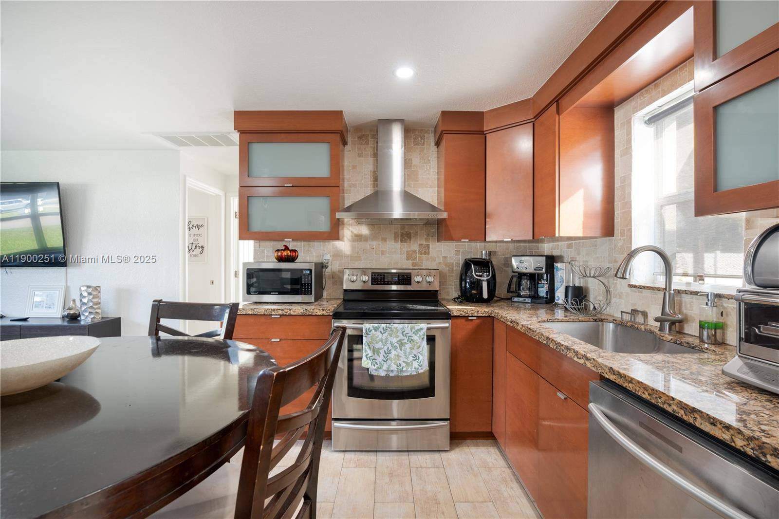 BEVERLY PARK - Residential Lease